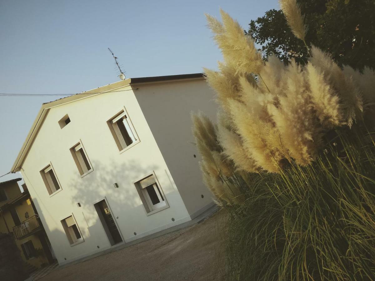 The White Building - Rooms Costermano Eksteriør billede